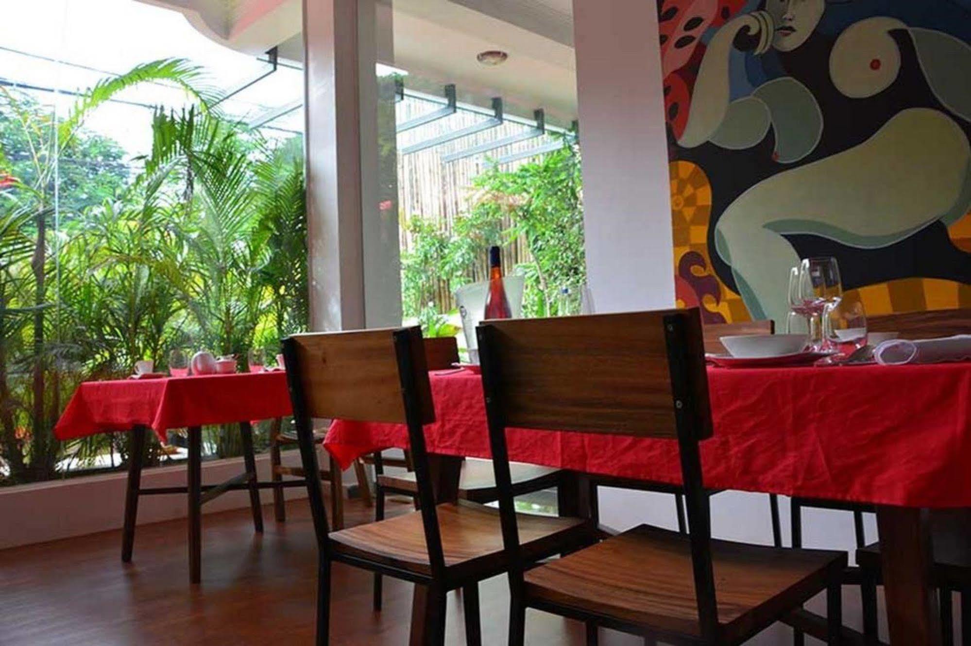 Tranquil Villa Phnom Penh Exterior photo